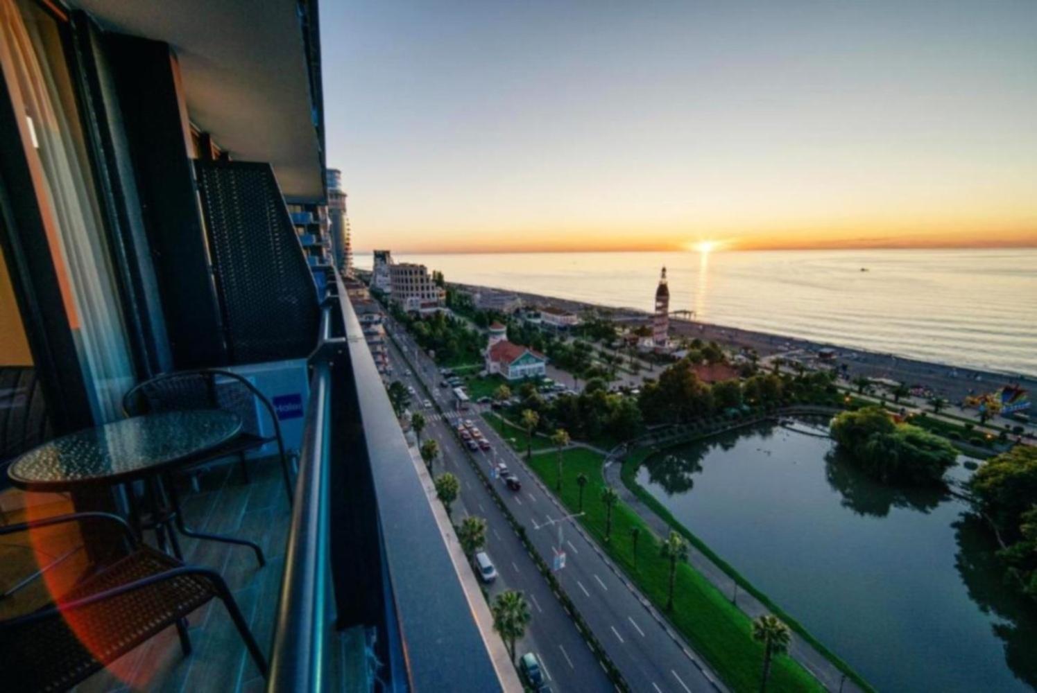 Panorama Black Sea View & Aparthotel Batumi Exterior foto